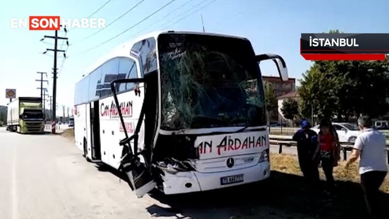 Bursa'da yolcu otobüsü tıra çarptı