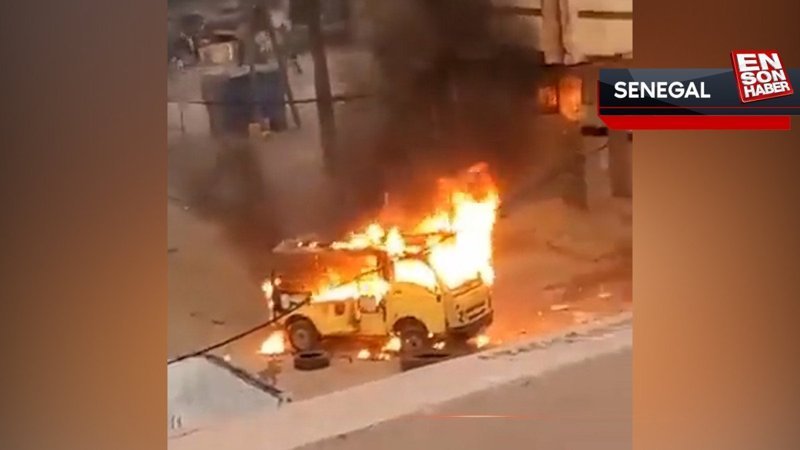 Senegal karıştı! Fransız karşıtı göstericiler sokakta