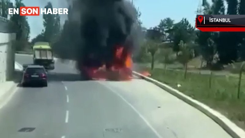 Tem Otoyol bağlantısında otomobil alev aldı