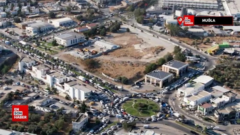 Bodrum’da ana isale hattı patladı: Trafik kilitlendi