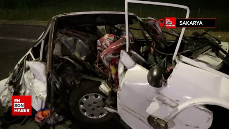 Sakarya'da otomobilin kağıt gibi ezildiği kazada 1 kişi yaralandı