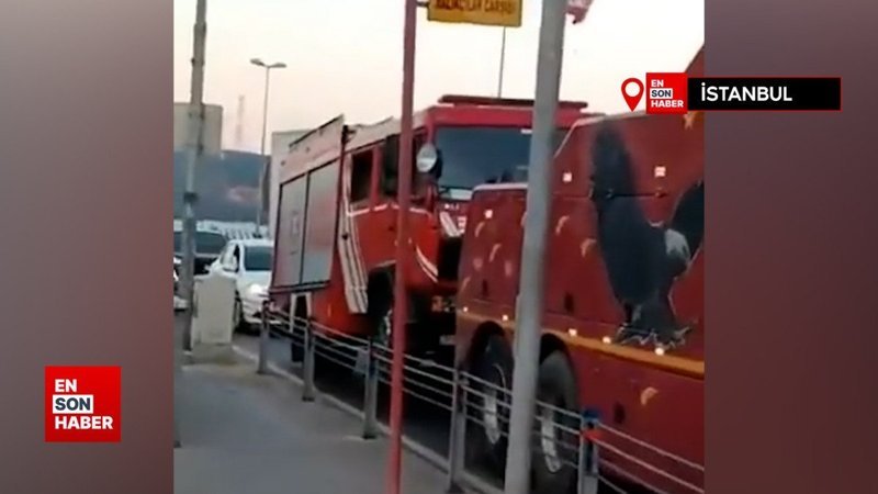 Motoru yanan itfaiye aracı çekiciyle çekildi