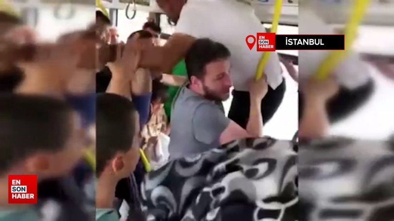 İstanbul'da metrobüste uçan tekmeli kavga kamerada