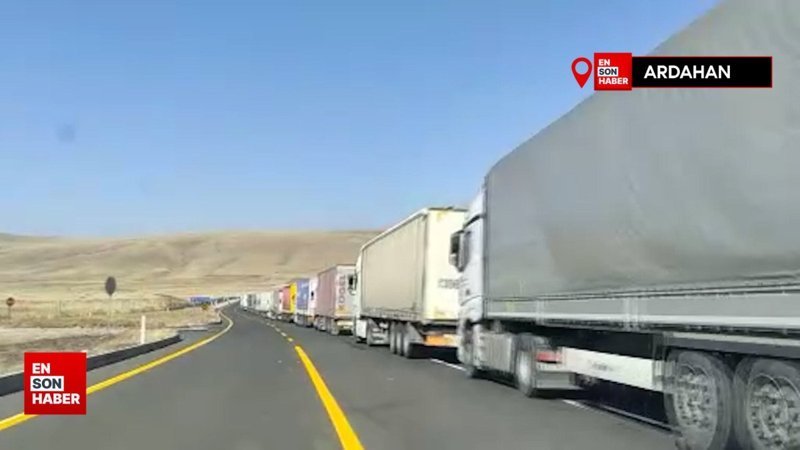 Çıldır-Aktaş Gümrük Kapısı'nda tır kuyruğu