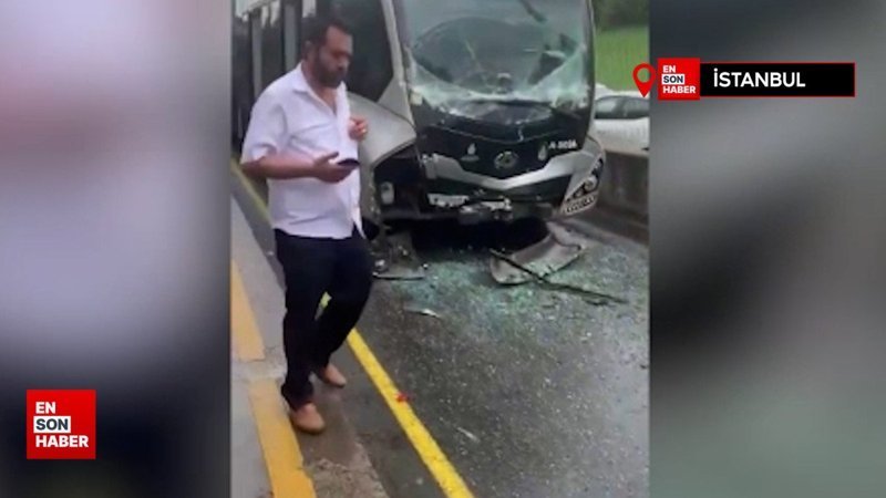 Üsküdar'da metrobüs yolcu indiren metrobüse çarptı