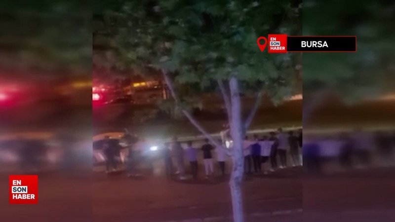 Bursa'da trafiği kesip halaya durdular, sireni görünce böyle kaçtılar