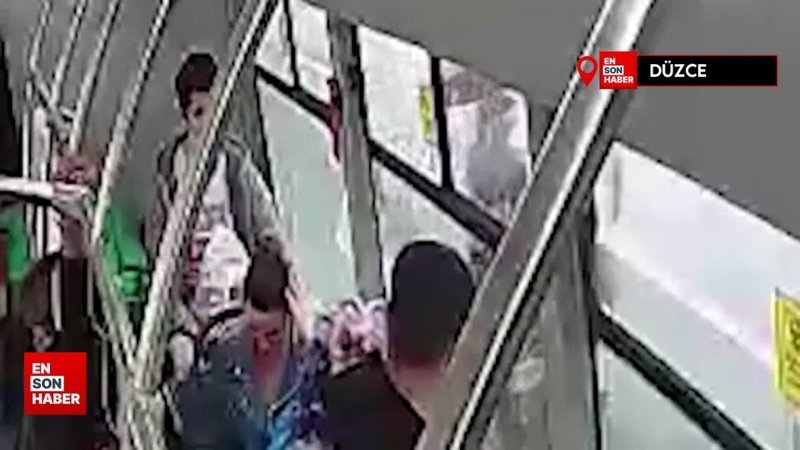 Düzce'de otobüsü durdurup yaşlı kadını karşıya geçirdi