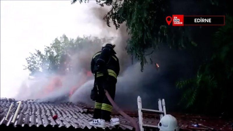 Edirne'de çakmakla oynayan çocuk evi yaktı