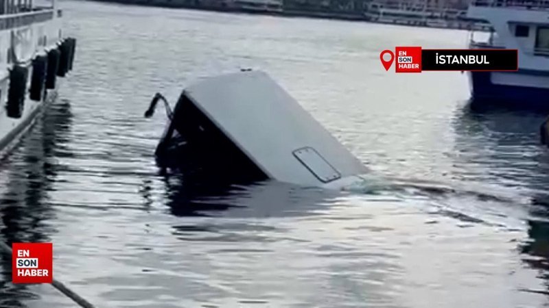 İstanbul'da halk otobüsü denize düştü
