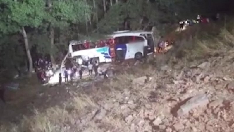 Yozgat'ta yolcu otobüsü şarampole devrildi: 12 kişi hayatını kaybetti
