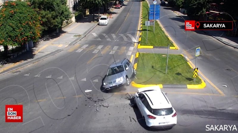 Sakarya'da kurallara uymayan sürücüler kamerada: 1 aylık kaza görüntüleri