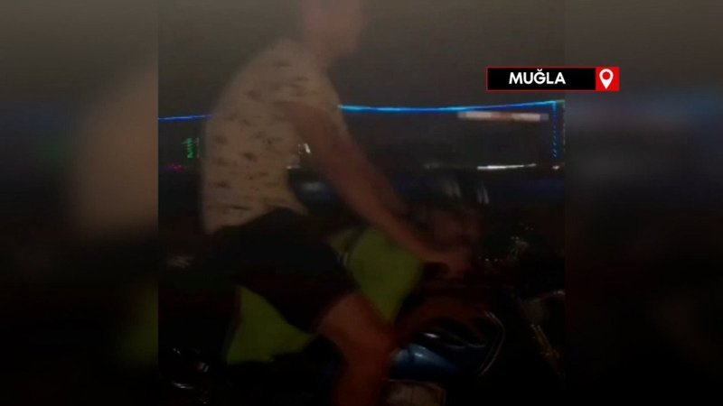 Muğla'da yüzüstü yatan sürücünün üzerine oturdu