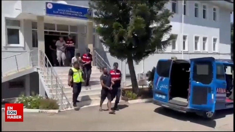Muğla ve Çanakkale'de 19 göçmen kaçakçılığı organizatörü yakalandı