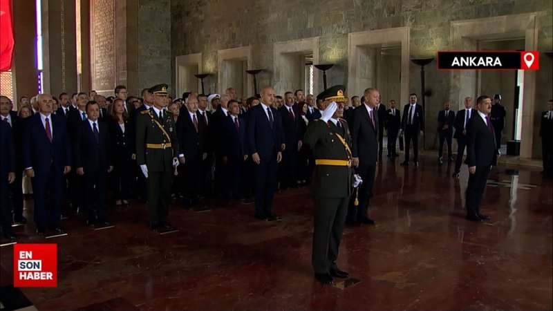 Cumhurbaşkanı Erdoğan, 30 Ağustos nedeniyle Anıtkabir’i ziyaret etti