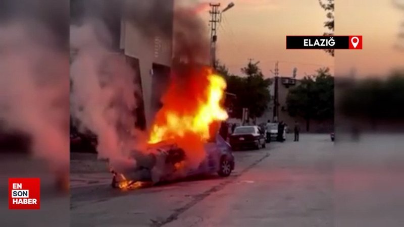 Elazığ'da seyir halindeyken alev alan otomobil küle döndü
