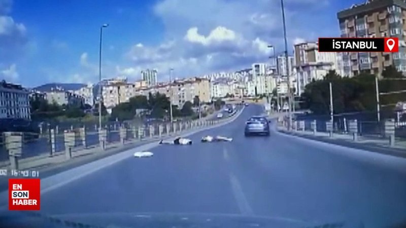 İstanbul'da bariyerlere çarpan motosiklet sürücüsü hayatını kaybetti