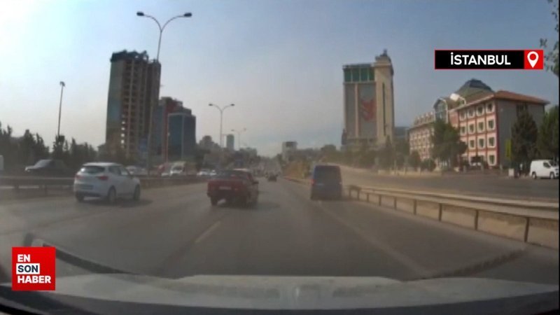 İstanbul’da trafikte hatalı şerit değişti sürücü kaza yaptı