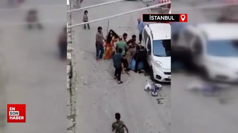 İstanbul’da satırlı ve sopalı meydan kavgası kamerada