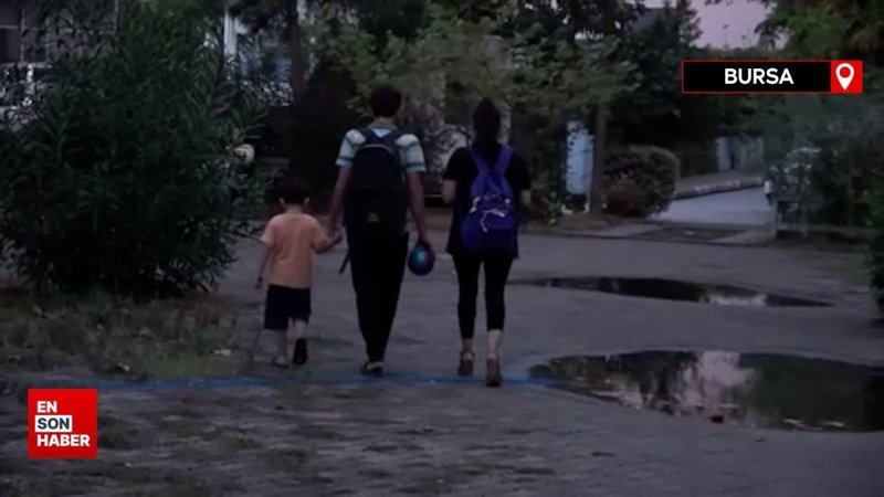 Bursa'da ev sahibinin evden çıkardığı aile hastane bahçesinde yaşıyor