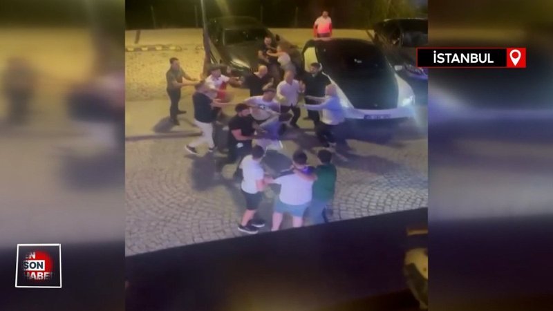 Beylikdüzü'nde eğlence mekanı çıkışında yumruklar havada uçuştu