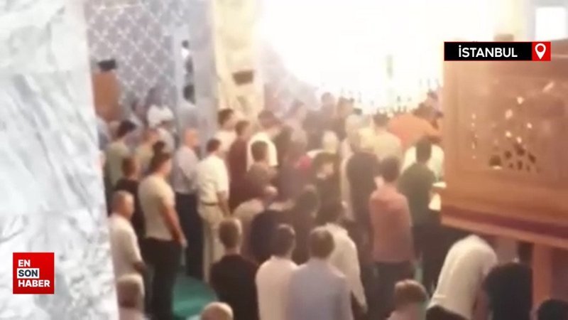Pendik’te cuma namazında tokat attın kavgası