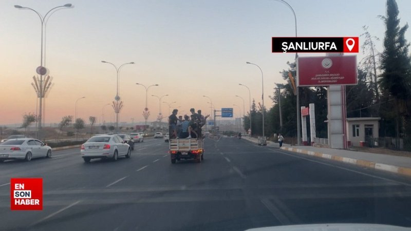Şanlıurfa’da kamyonet kasasında tehlikeli asker uğurlaması