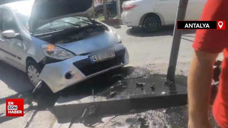 Antalya'da kırmızı ışık ihlali kazayı da beraberinde getirdi