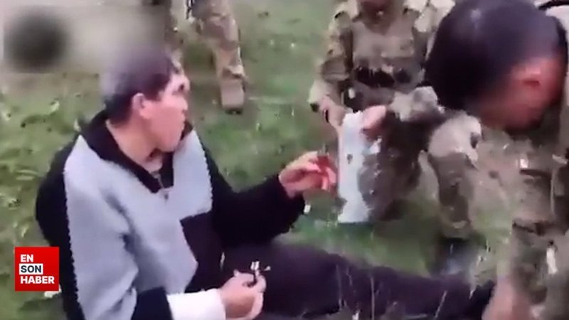 Azerbaycan askerleri yaralı Ermeni’ye ilk yardımda bulundu