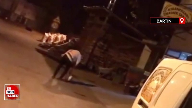 Bartın'da tartıştığı husumetlisini pompalı tüfekle vurduğu anı kayda aldı