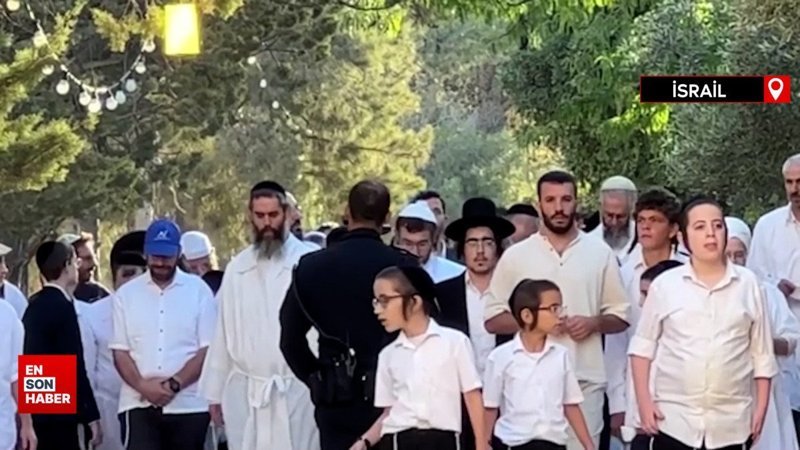 İsrail polisi korudu: Yahudi yerleşimcilerden Mescid-i Aksa'ya baskın