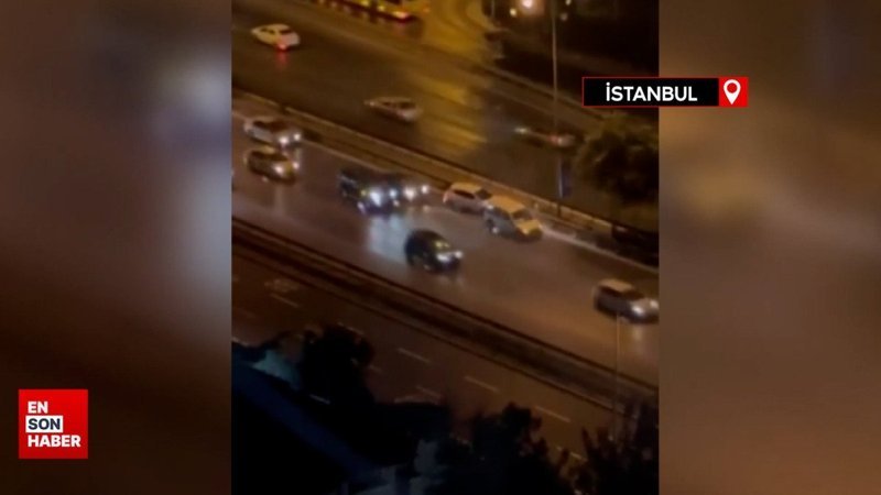İstanbul Kartal'da arıza yapan araca arkadan gelen otomobillerin çaptığı kaza