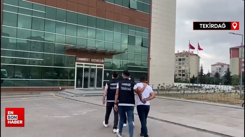 Tekirdağ'da polisten kaçarken atılan poşetten 900 gram esrar çıktı