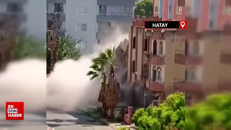Hatay'da meraklı vatandaşların bina çöktüğü esnada yaşadıkları panik