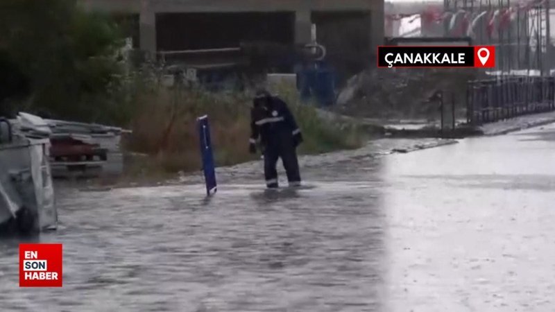 Lapseki’de sağanak yağış etkili oldu