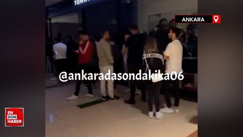 Apple mağazalarının önünde iPhone 15 kuyruğu