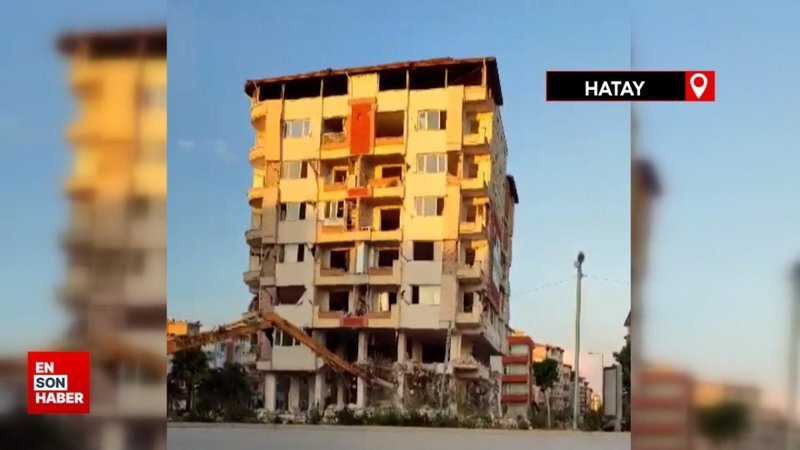 Hatay’da 7 katlı binanın yıkımı esnasında vatandaşın yaşadığı panik