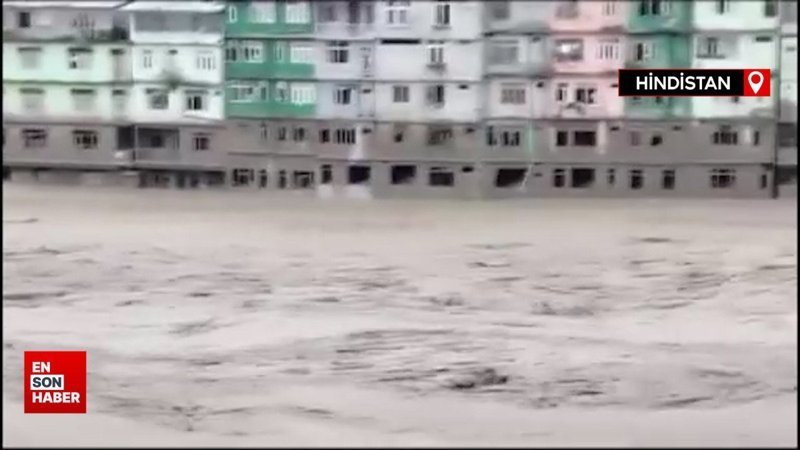 Hindistan’da sel felaketi: Ölü ve yaralılar var