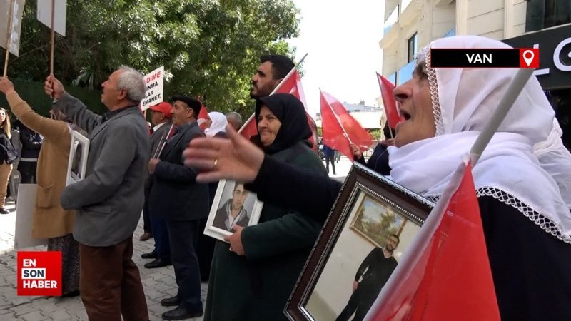 Van'da evlat nöbetindeki anne: 12 yıldır kokusuna hasret kaldım