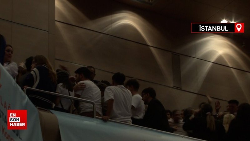 CHP İstanbul İl Kongresi'nde arbede