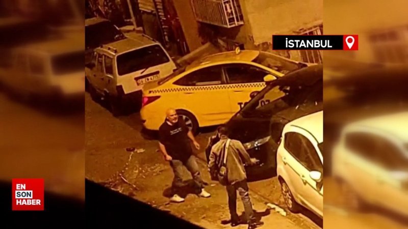 Fatih'teki alkollü yolcu ve taksicinin kavgası kamerada