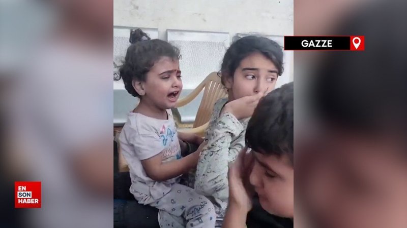 Gazze'de evleri bombalanan ve annelerini kaybeden kız çocuklarının çaresiz anları