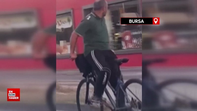 Gören şaşkına döndü:Yolda bisikletine ters binerek ilerledi