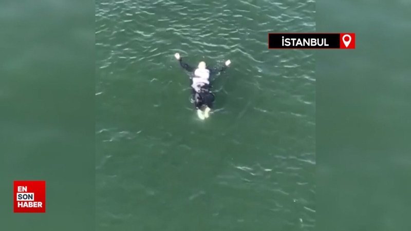 Haliç'te köprüden düşen kadın tekneyle kurtarıldı