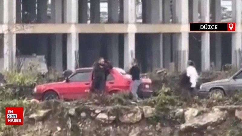 Düzce'de dehşet görüntüleri: Karısıyla bastığı yakın arkadaşını bıçakla katletti