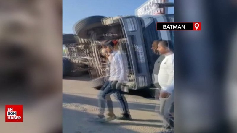 Batman'da kamyonun üzerine devrildiği aracın sürücüsü öldü