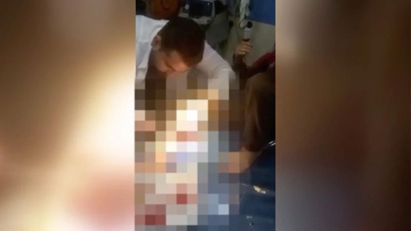 Gazze'de anestezisiz ameliyat edilen çocuk Kuran'ı Kerim okudu