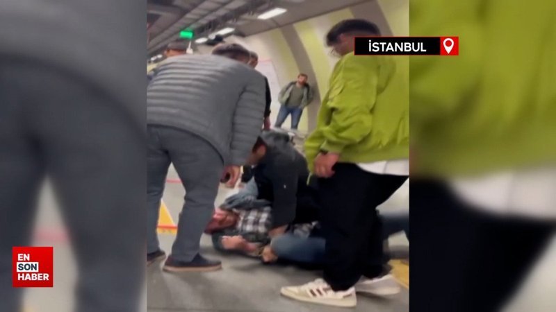 Gaziosmanpaşa'da metroya asılan Türk bayraklarını yırtan şüpheli tutuklandı