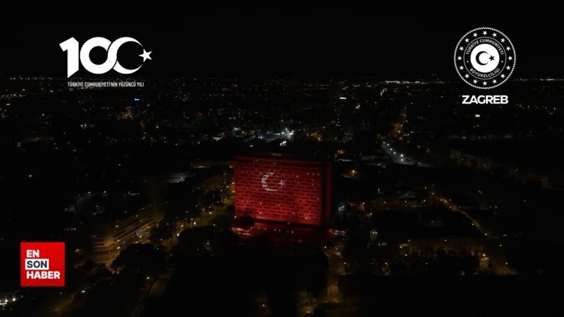 Hırvatistan'daki yüksek bina Türk bayrağı renkleriyle aydınlatıldı