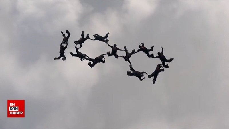 Özel Kuvvetler Komutanlığı: Cumhuriyetin 100'üncü yılını gökyüzüne işledi