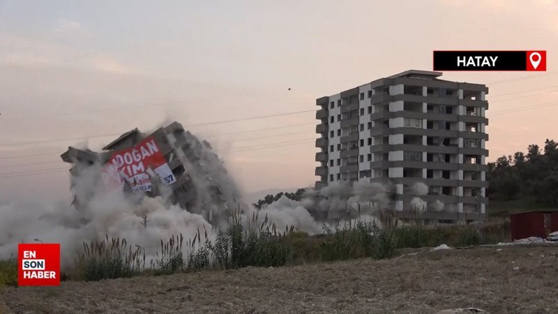 Hatay'da dinamitle patlatılan 10 katlı 2 bina böyle yerle bir oldu